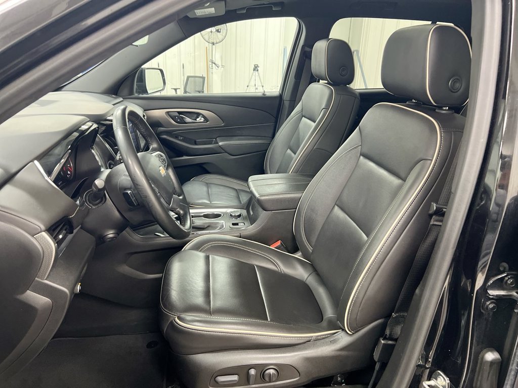 Used 2023 Chevrolet Traverse Premier AWD/4WD image 21
