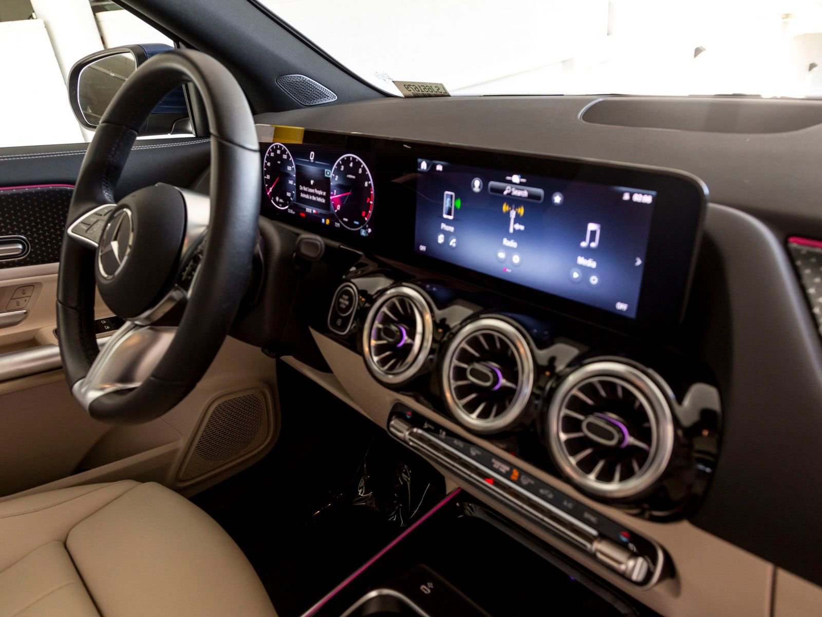 Used 2025 Mercedes-Benz GLA 250 image 30