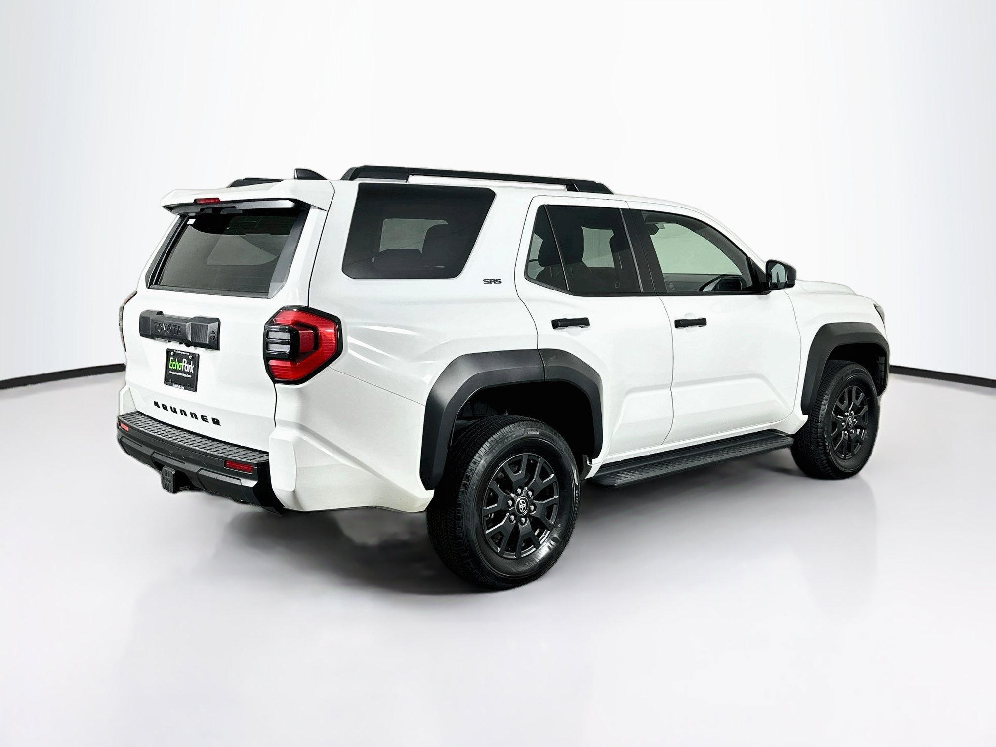 Used 2025 Toyota 4Runner SR5 AWD/4WD image 9