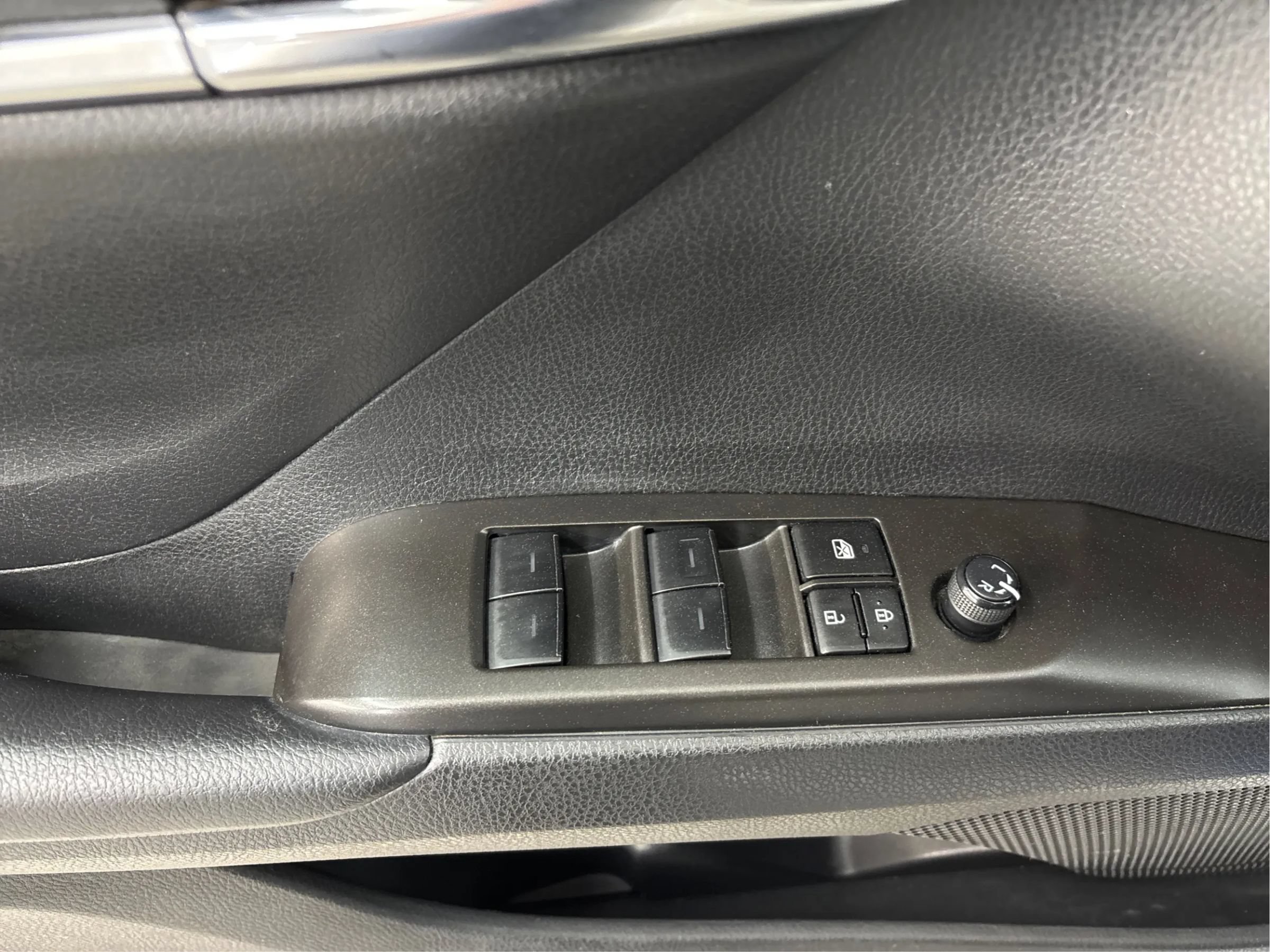 Used 2024 Toyota Camry SE FWD image 38