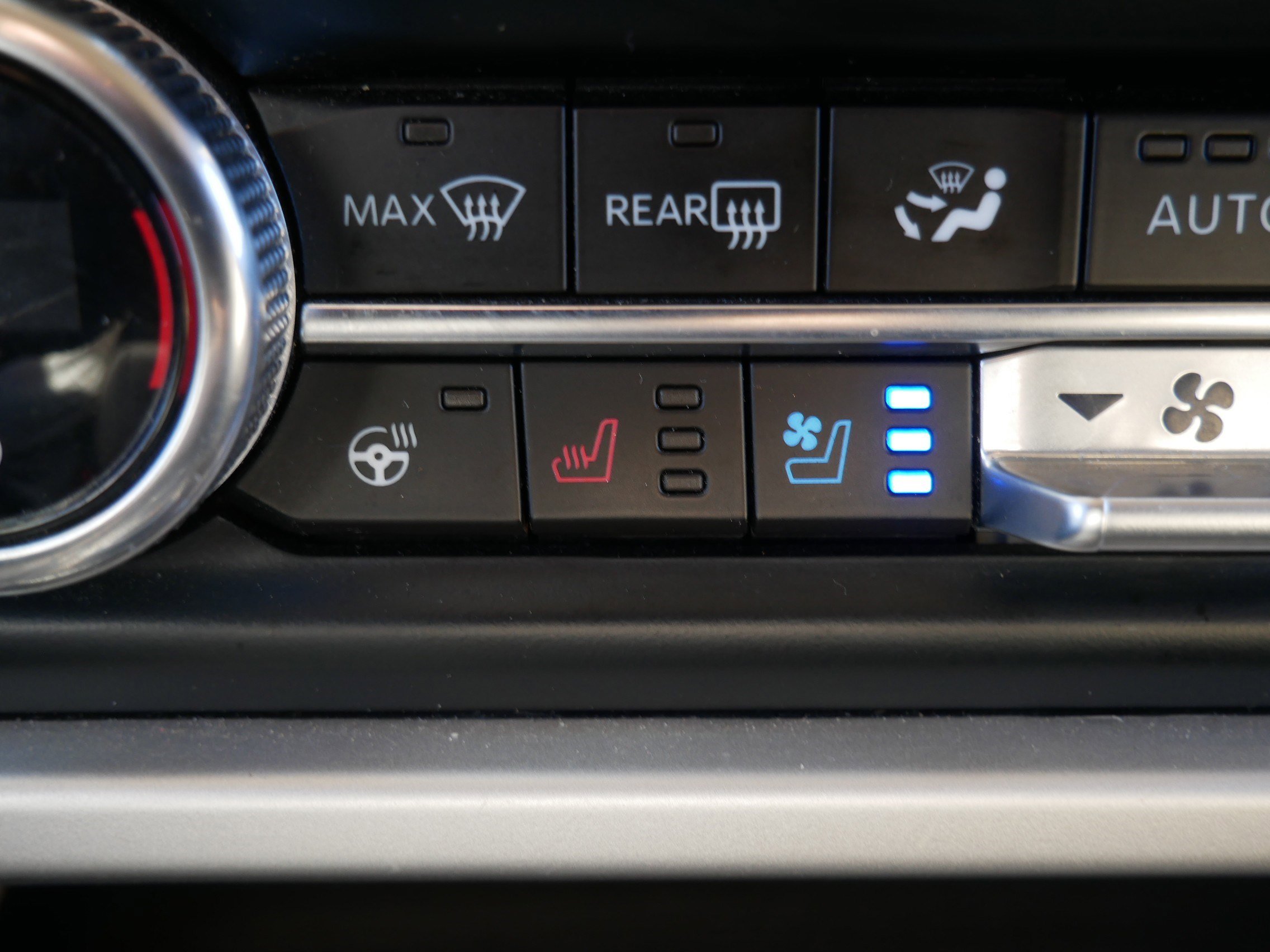 Certified 2024 Ford Expedition Limited image 32