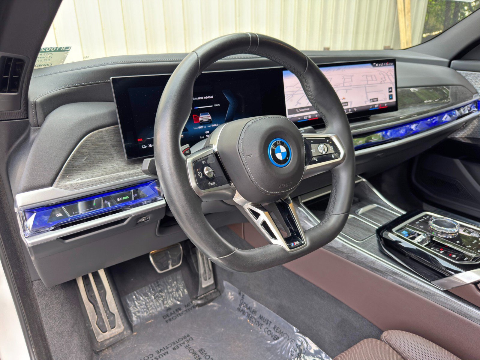 Used 2023 BMW i7 xDrive60 w/ Executive Package 2 AWD/4WD image 14