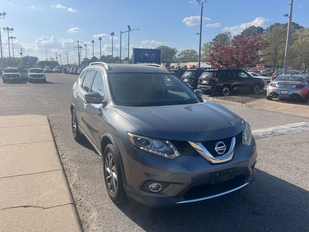 Used 2015 Nissan Rogue SL w/ SL Premium Package image 2