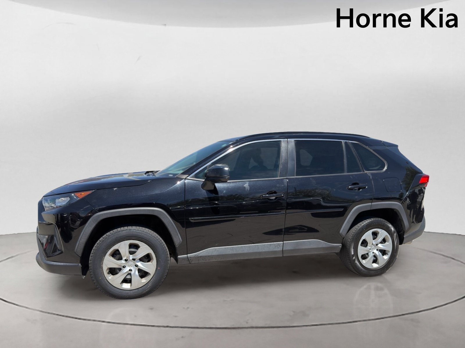 Used 2021 Toyota RAV4 LE FWD image 8