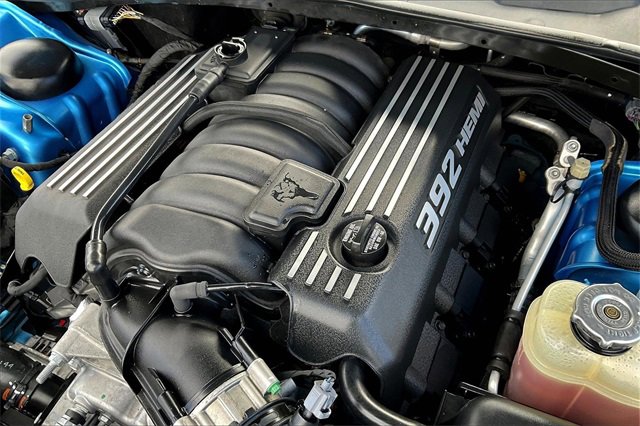 Used 2015 Dodge Challenger SRT image 34