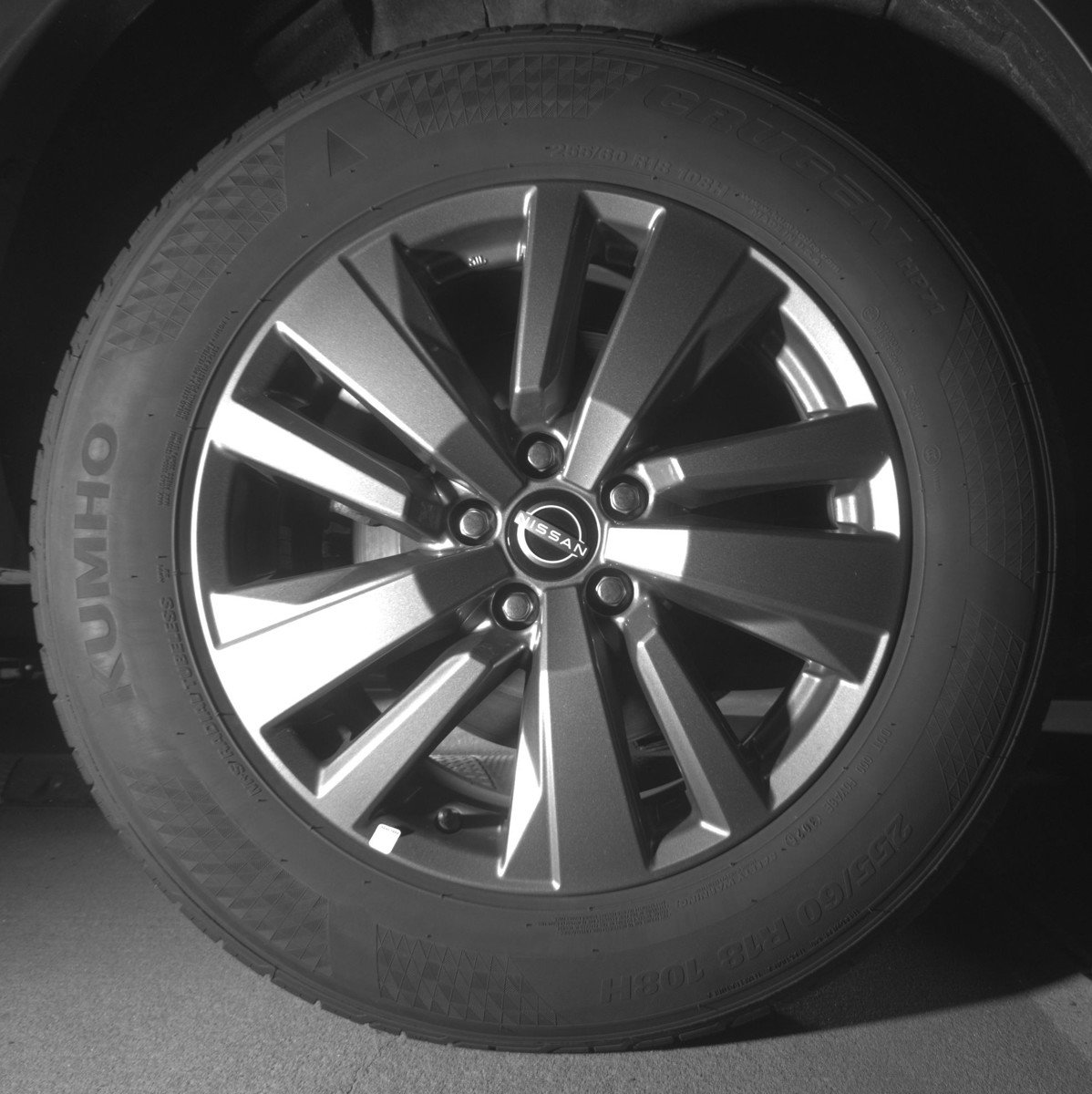 Used 2025 Nissan Pathfinder SV AWD/4WD image 15