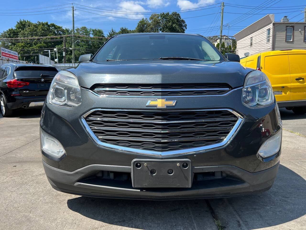 Used 2017 Chevrolet Equinox LT FWD image 2