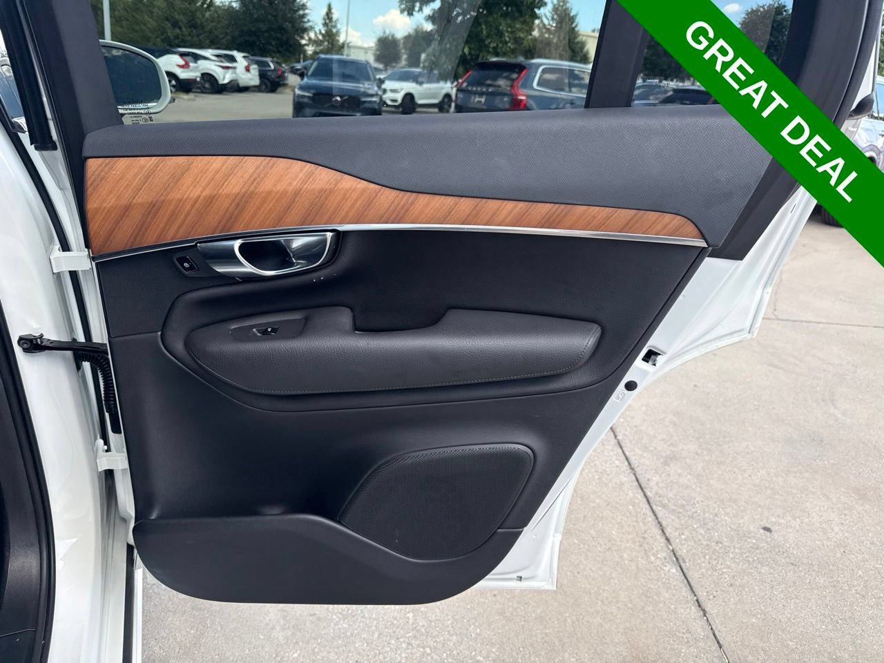 Used 2022 Volvo XC90 T8 Inscription Expression AWD/4WD image 16