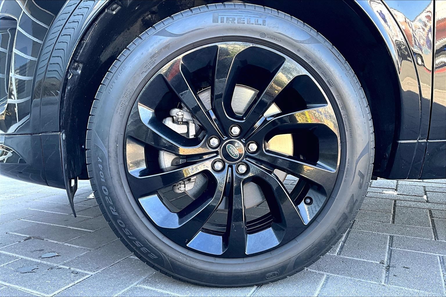 Used 2022 Land Rover Discovery Sport S R-Dynamic AWD/4WD image 9