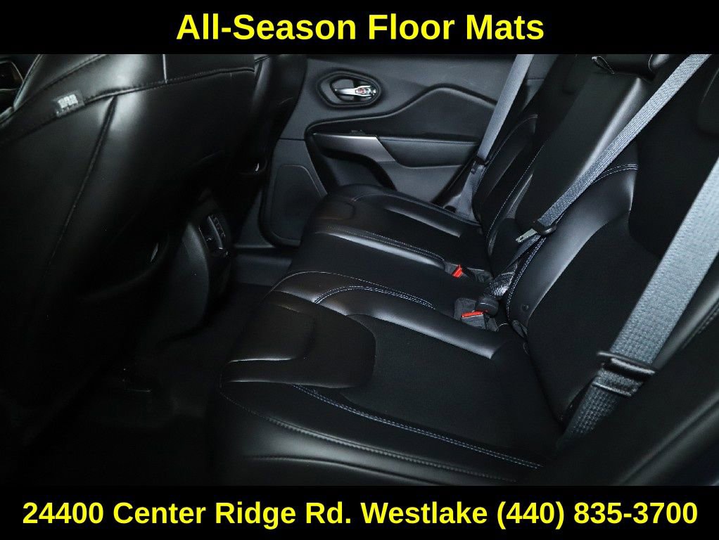 Used 2019 Jeep Cherokee Latitude Plus w/ Cold Weather Group AWD/4WD image 14
