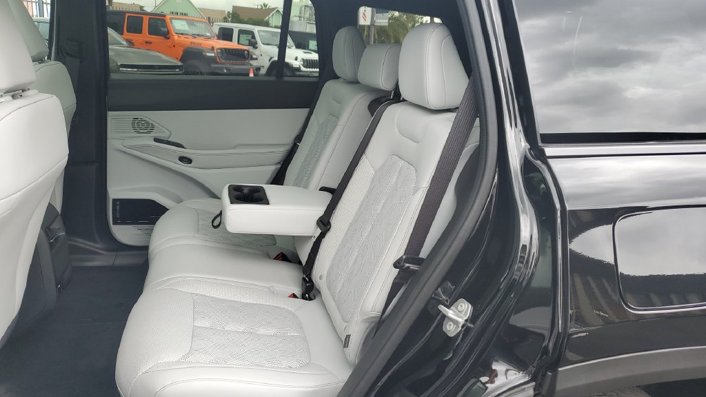 Used 2026 Jeep Cherokee Overland AWD/4WD image 16