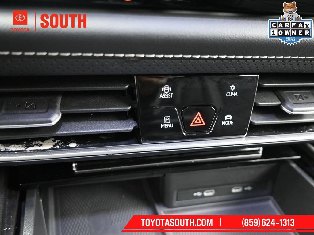 Used 2024 Volkswagen Atlas Cross Sport SE FWD image 33