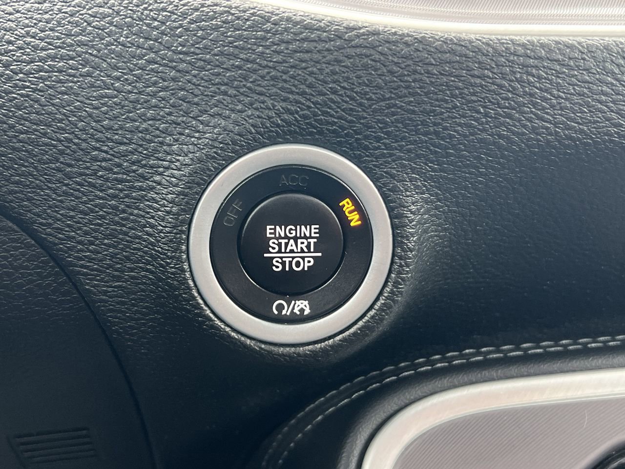 Used 2022 Dodge Challenger R/T Scat Pack image 9