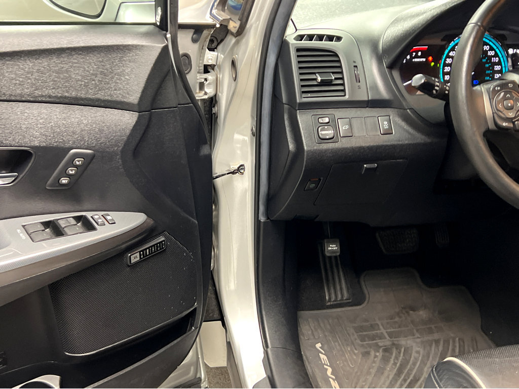 Used 2013 Toyota Venza Limited AWD/4WD image 42