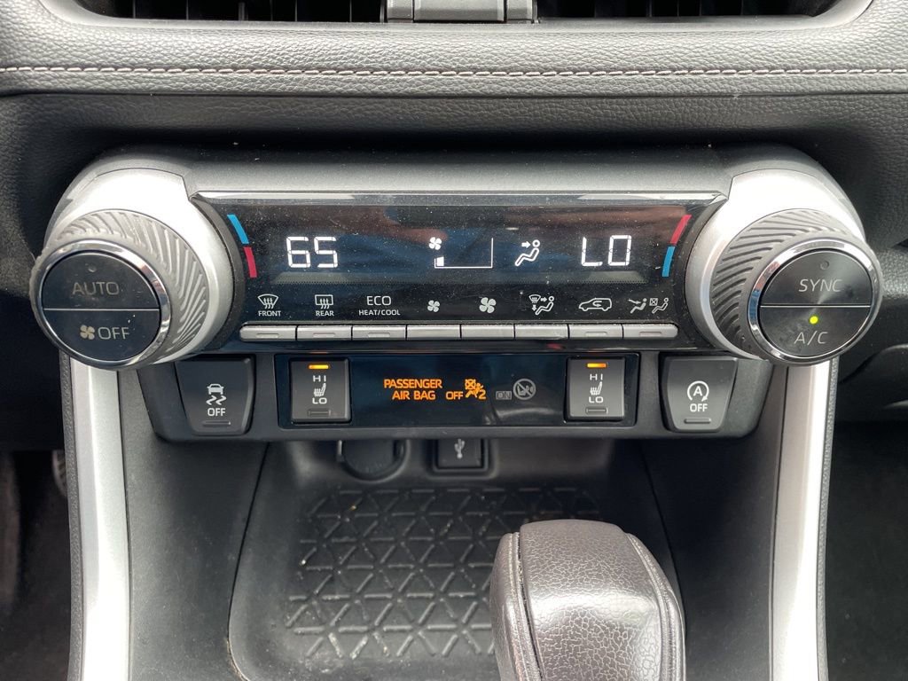 Used 2020 Toyota RAV4 XLE w/ Convenience Package AWD/4WD image 22