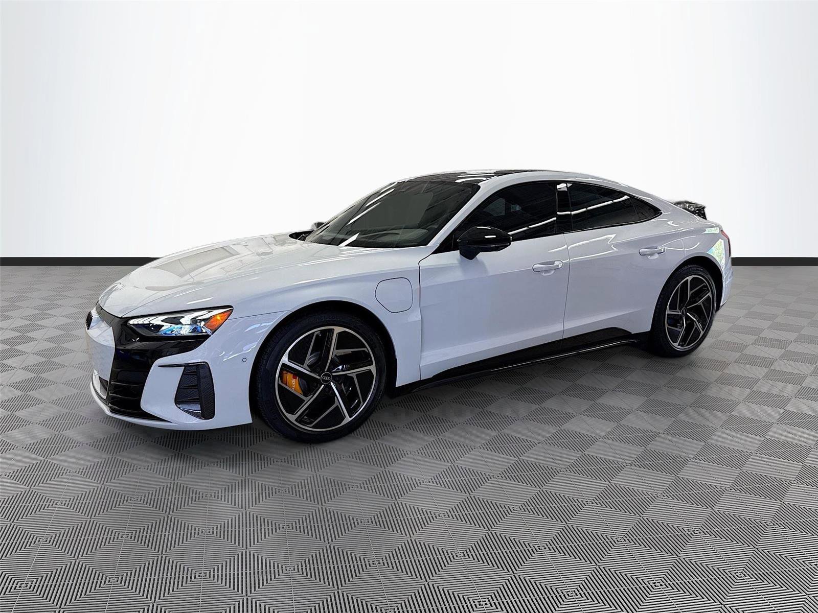 Used 2024 Audi RS e-tron GT w/ Carbon Performance Package AWD/4WD image 3
