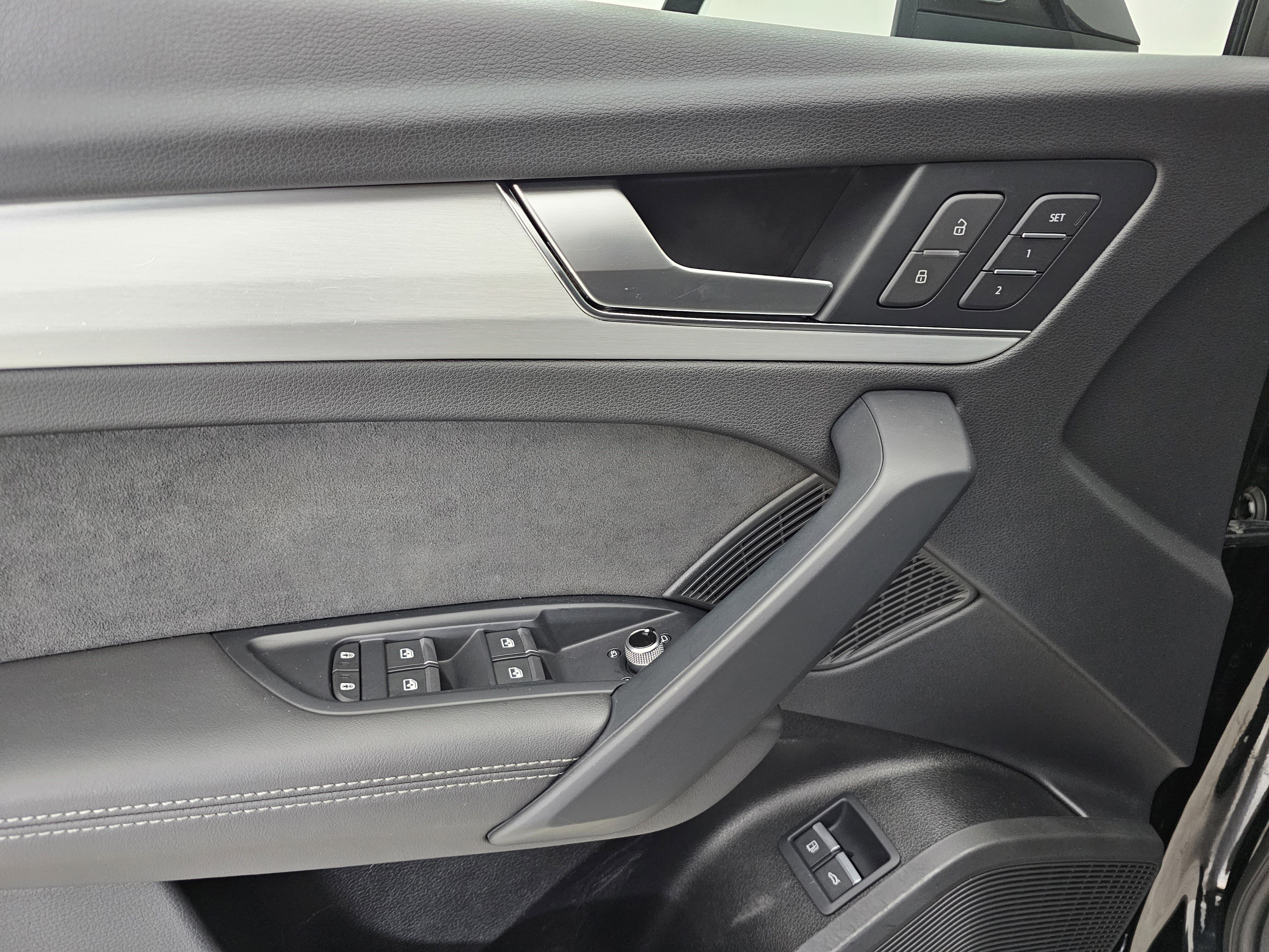 Used 2023 Audi Q5 e Premium Plus w/ Premium Plus Package image 13