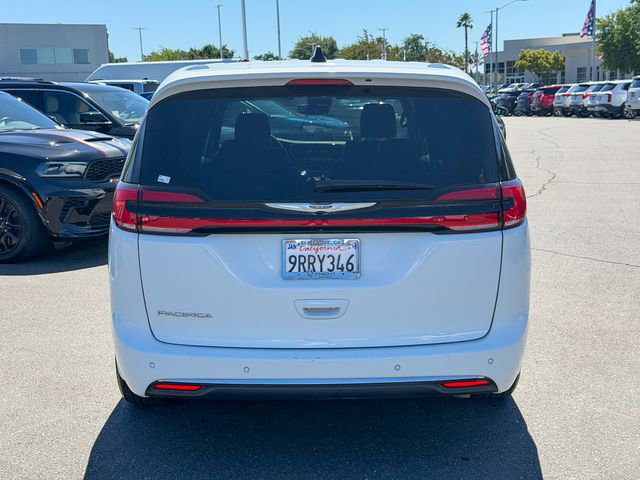 Used 2025 Chrysler Pacifica Select FWD image 7