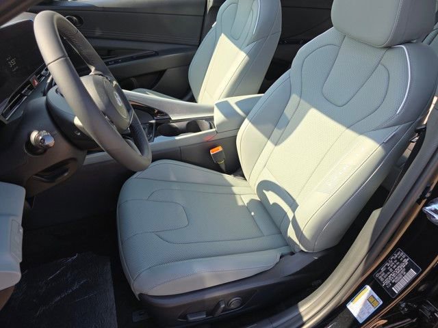 Certified 2025 Hyundai Elantra Limited image 27