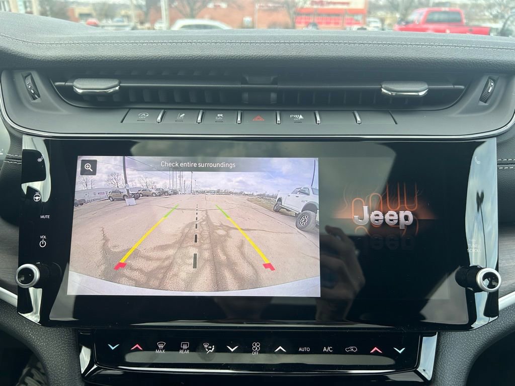 New 2026 Jeep Grand Cherokee Limited w/ Limited Altitude Package AWD/4WD image 22