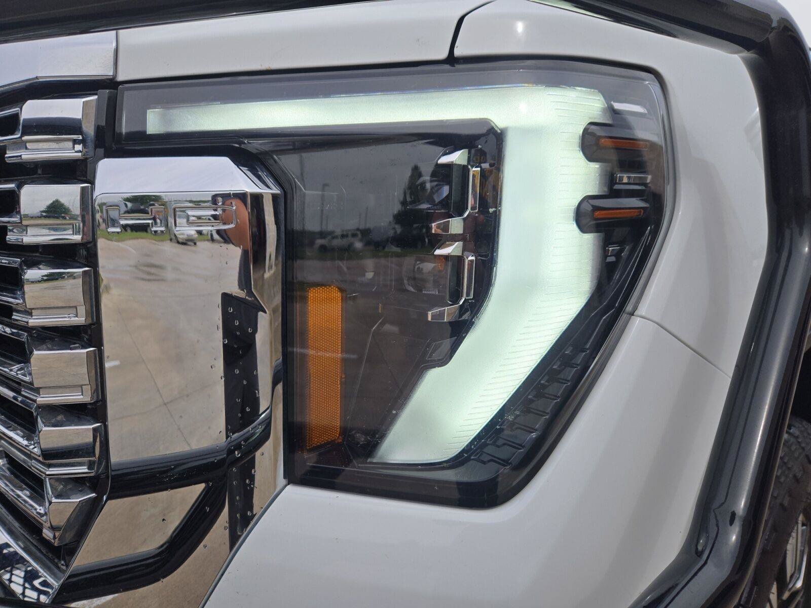 Used 2024 GMC Sierra 2500 Denali w/ Denali Reserve Package AWD/4WD image 10