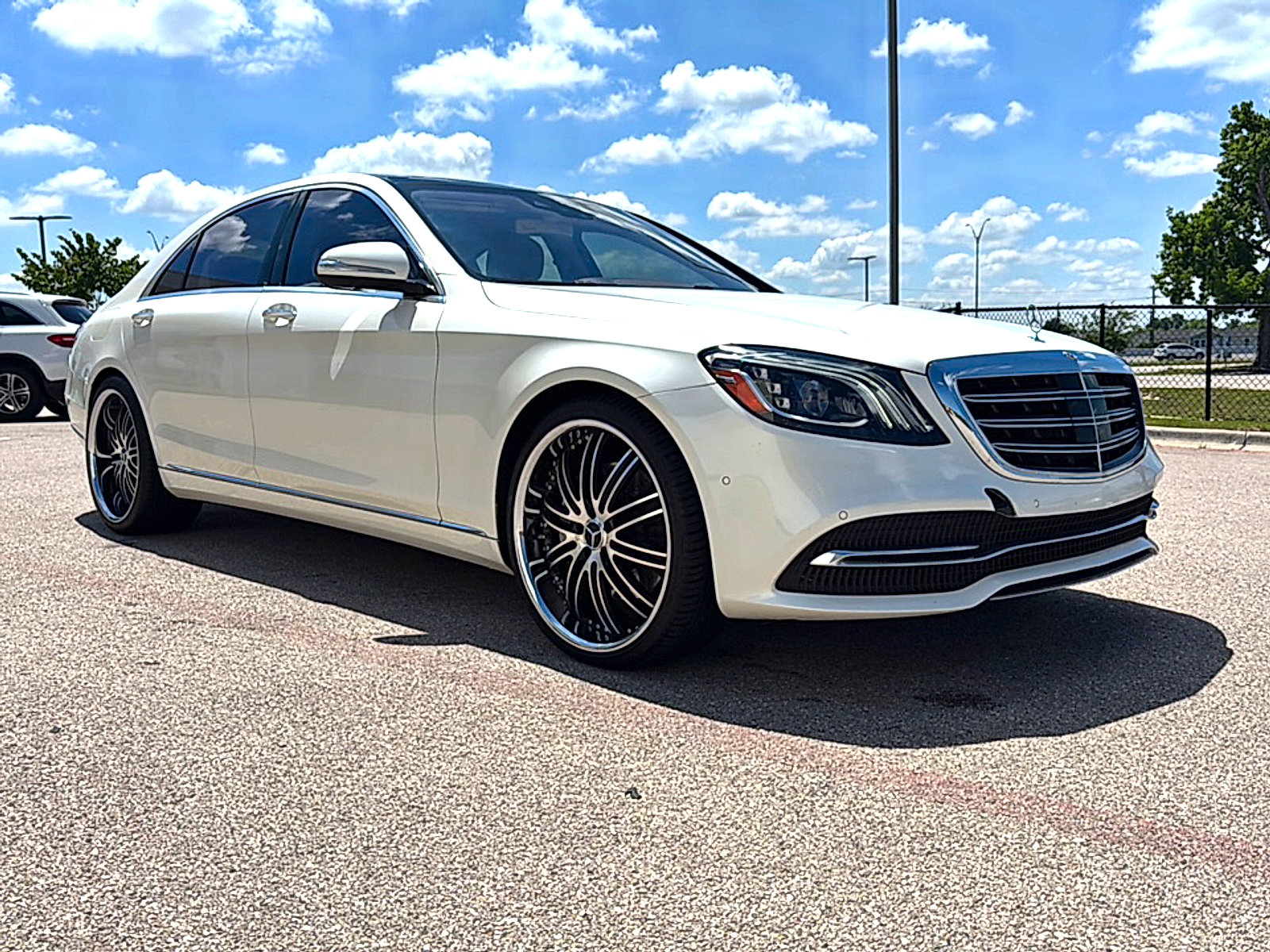Used 2019 Mercedes-Benz S 560 Sedan image 3