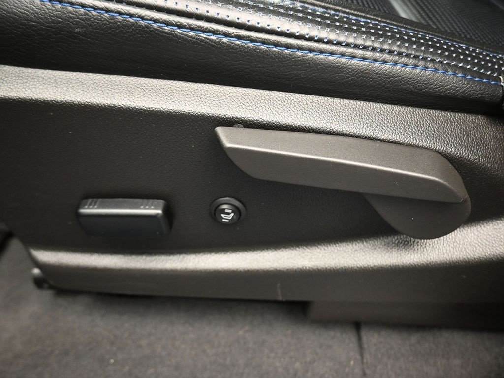 Used 2022 Chevrolet Colorado LT image 12