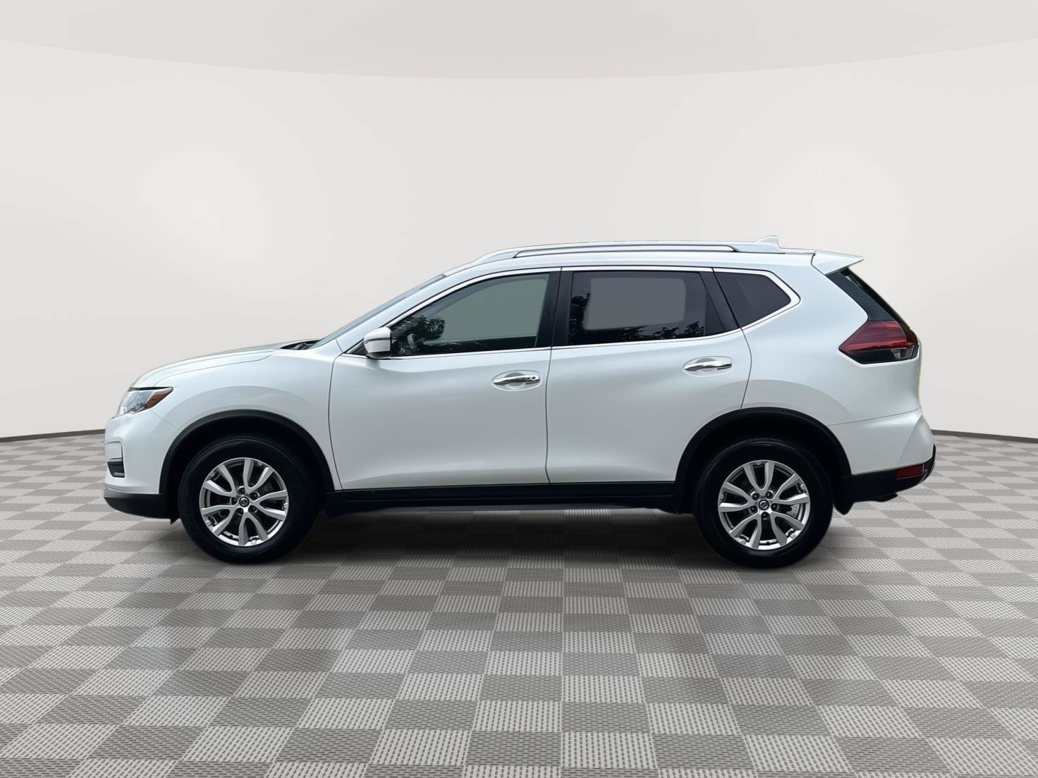 Used 2018 Nissan Rogue SV AWD/4WD image 7