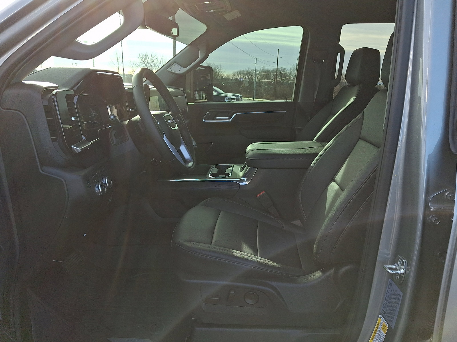 Certified 2025 GMC Sierra 2500 SLT w/ SLT Convenience Package image 15