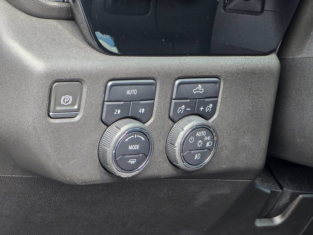 Certified 2024 Chevrolet Silverado 1500 RST AWD/4WD image 38