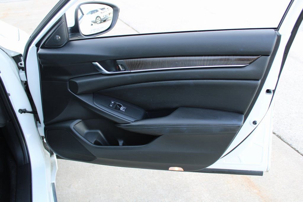 Used 2019 Honda Accord Touring image 26