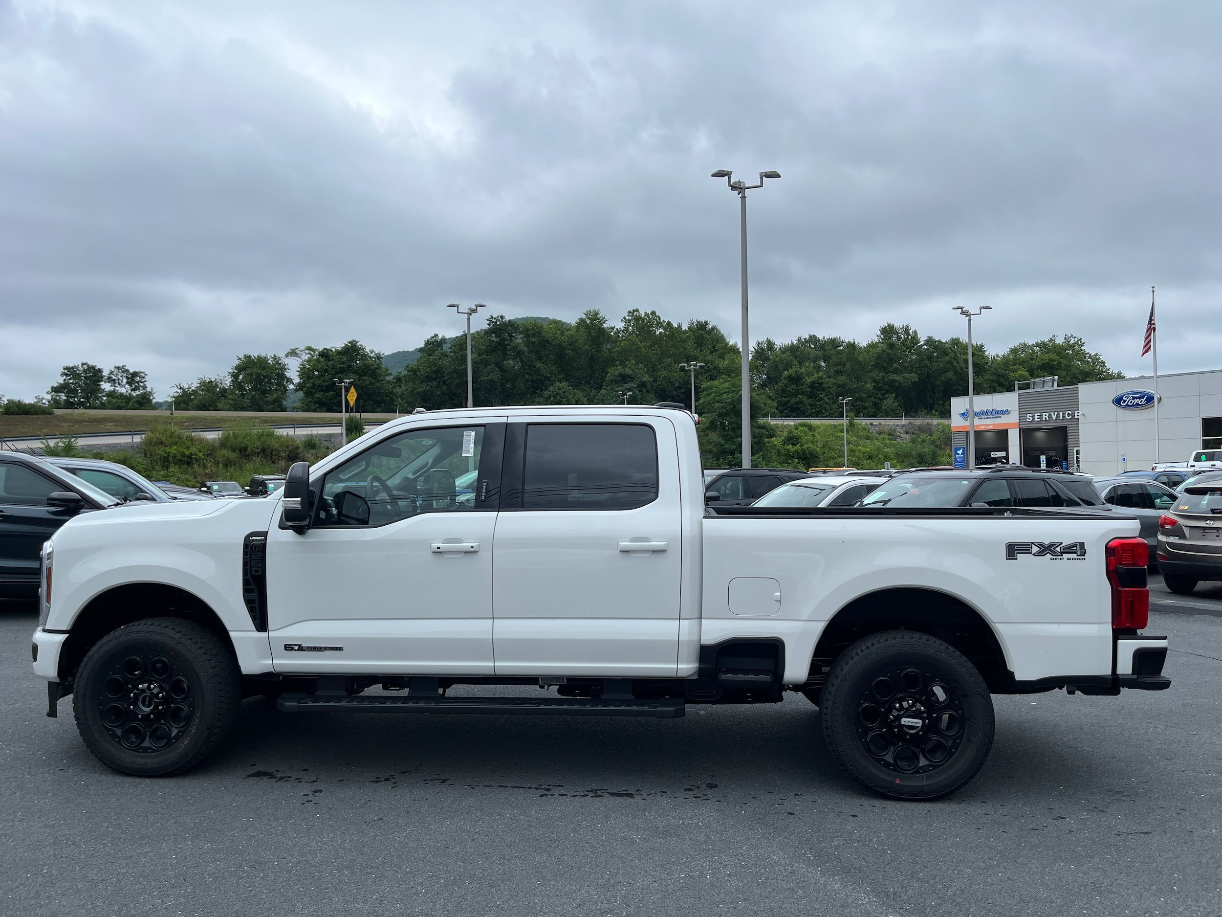 New 2026 Ford F250 4x4 Crew Cab Super Duty image 7