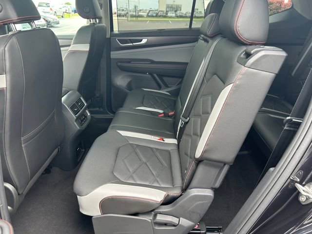 Used 2024 Volkswagen Atlas Peak Edition SEL AWD/4WD image 26
