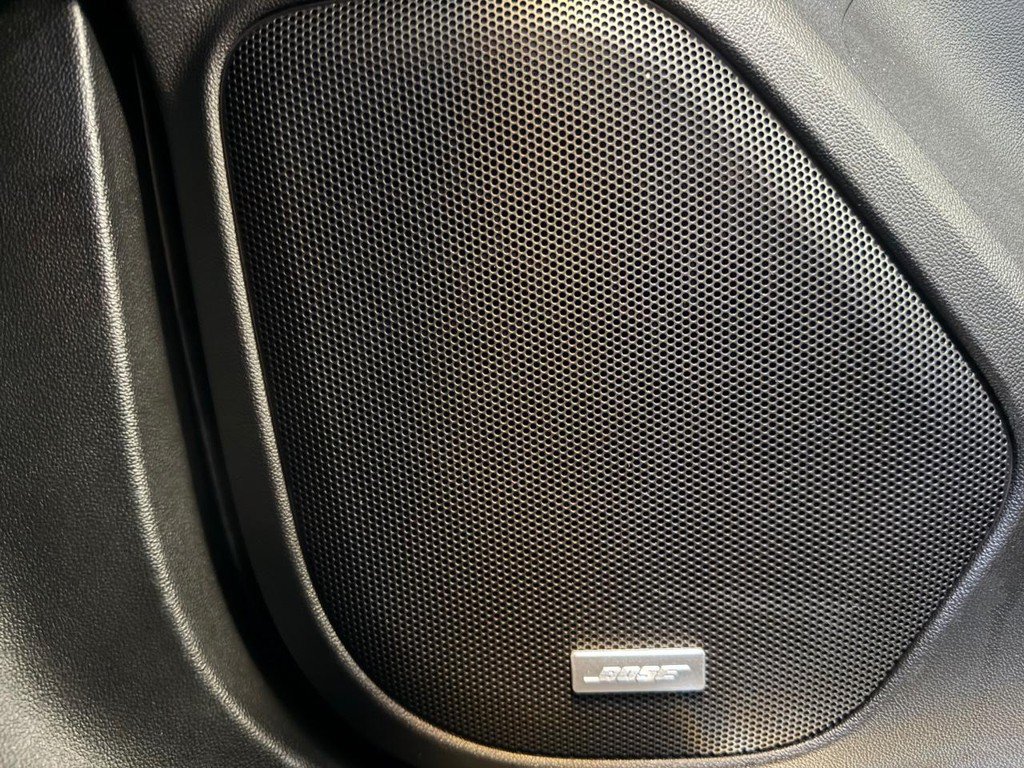 Used 2023 GMC Acadia SLT w/ Elevation Edition FWD image 32