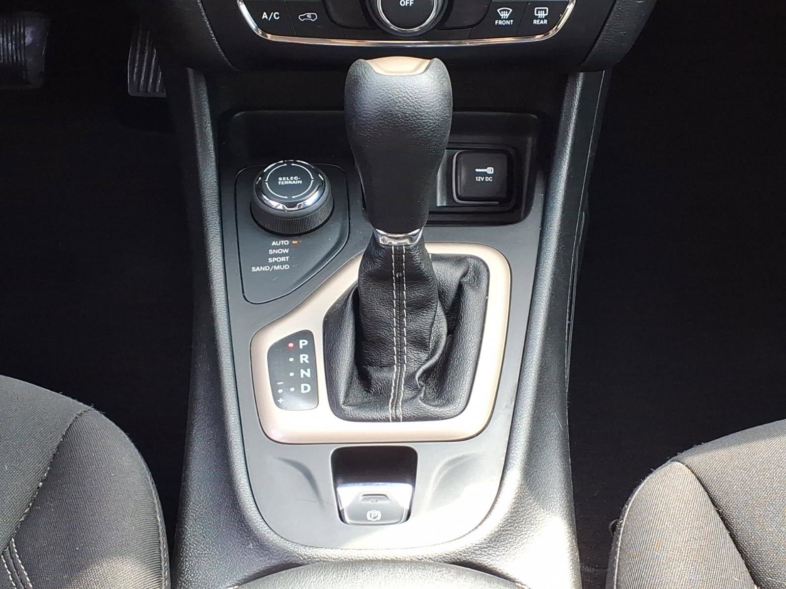 Used 2015 Jeep Cherokee Latitude image 13