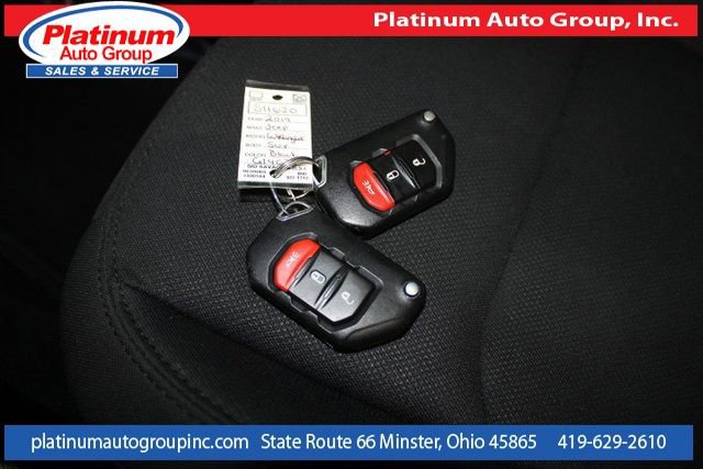 Used 2019 Jeep Wrangler Unlimited Sahara w/ Safety Group AWD/4WD image 22