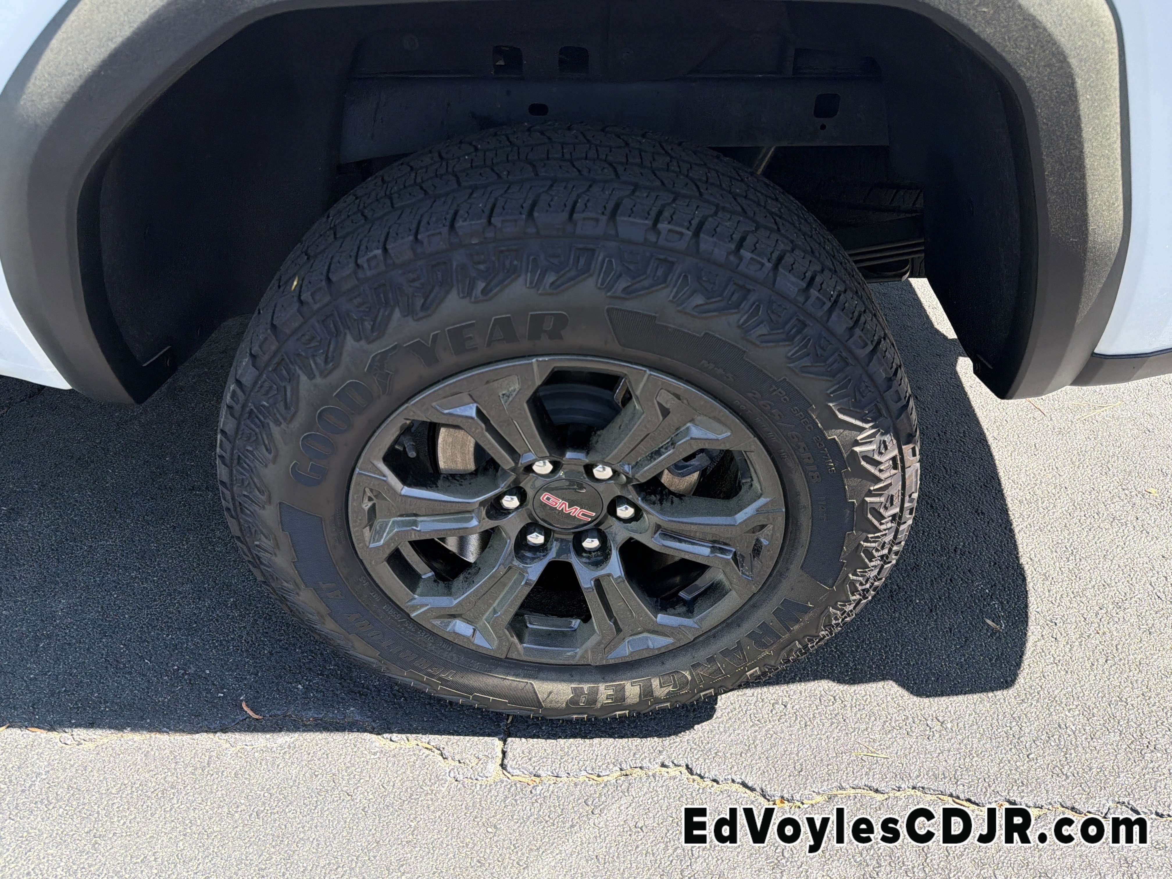 Used 2025 GMC Canyon Elevation image 23