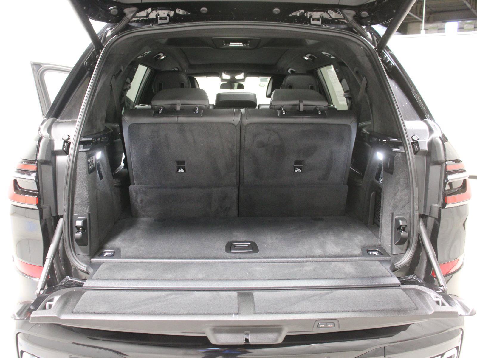 Certified 2023 BMW X7 M60i w/ Executive Package image 30