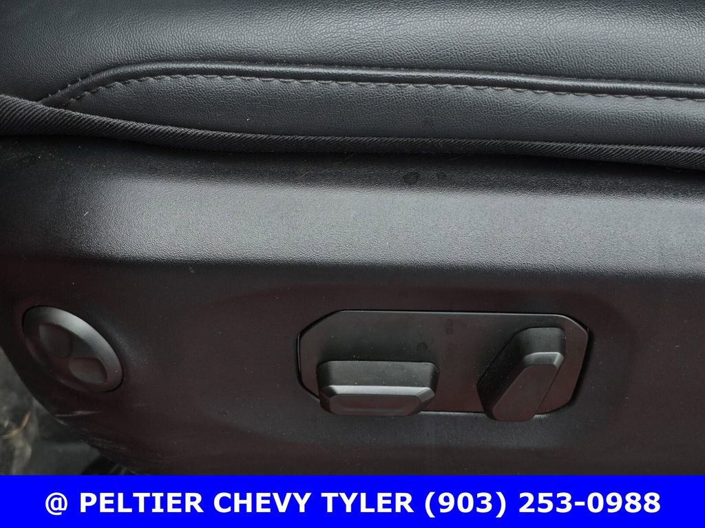 Used 2025 Jeep Wrangler Unlimited Rubicon AWD/4WD image 36