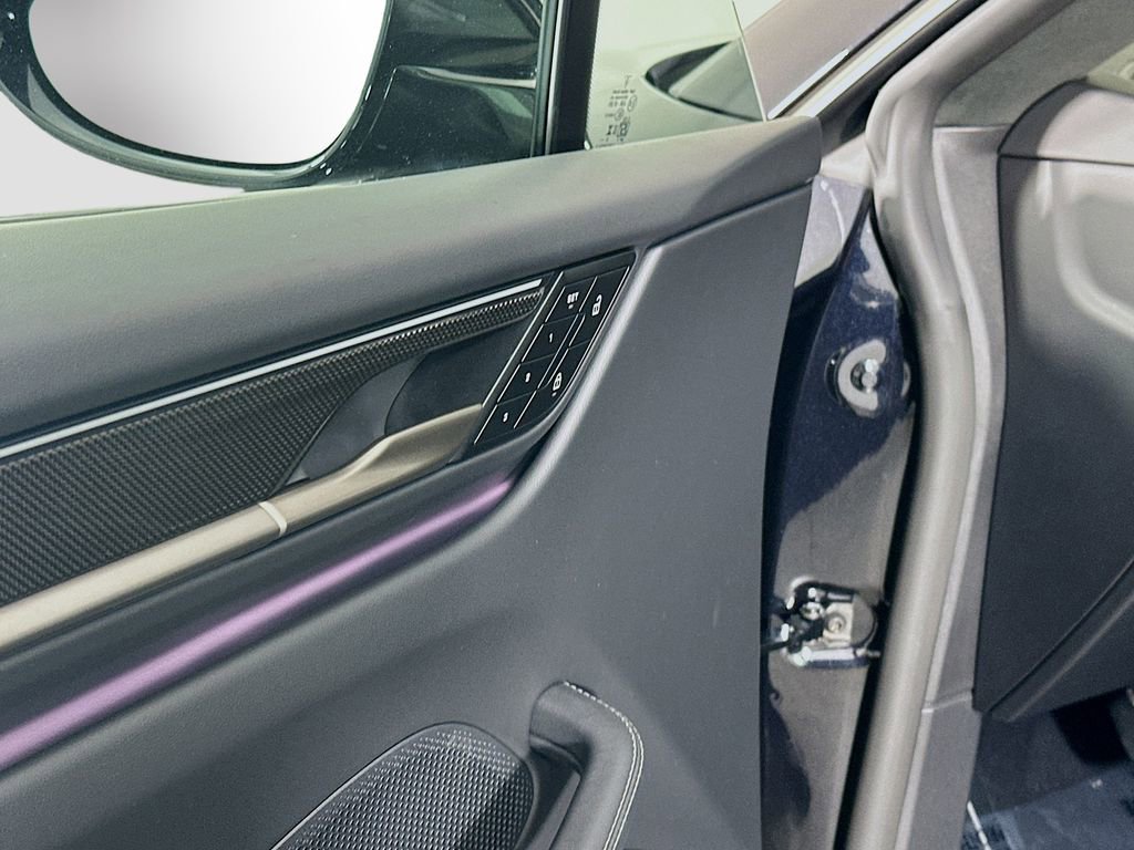 New 2026 Porsche Macan Turbo Electric image 20