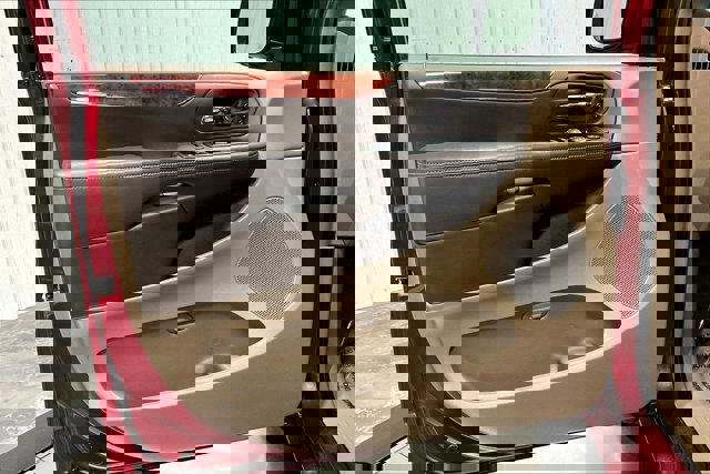 Used 2012 Chrysler Town & Country Limited w/ Luxury Group image 23