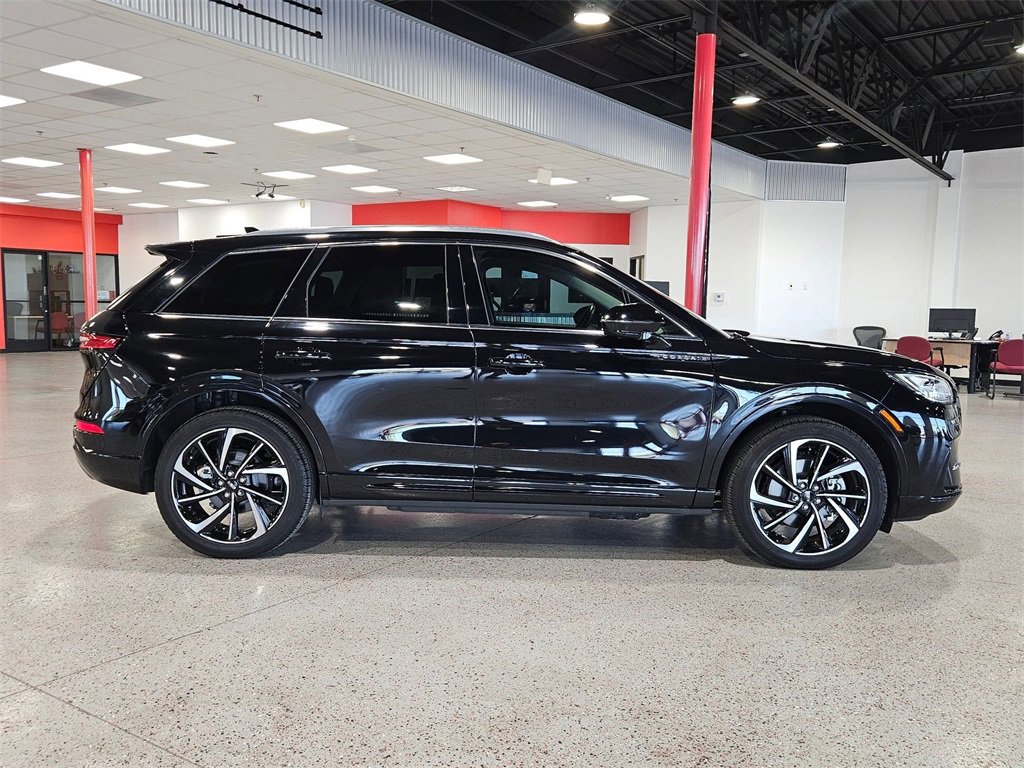 Used 2024 Lincoln Corsair Grand Touring w/ Equipment Group 301A image 3