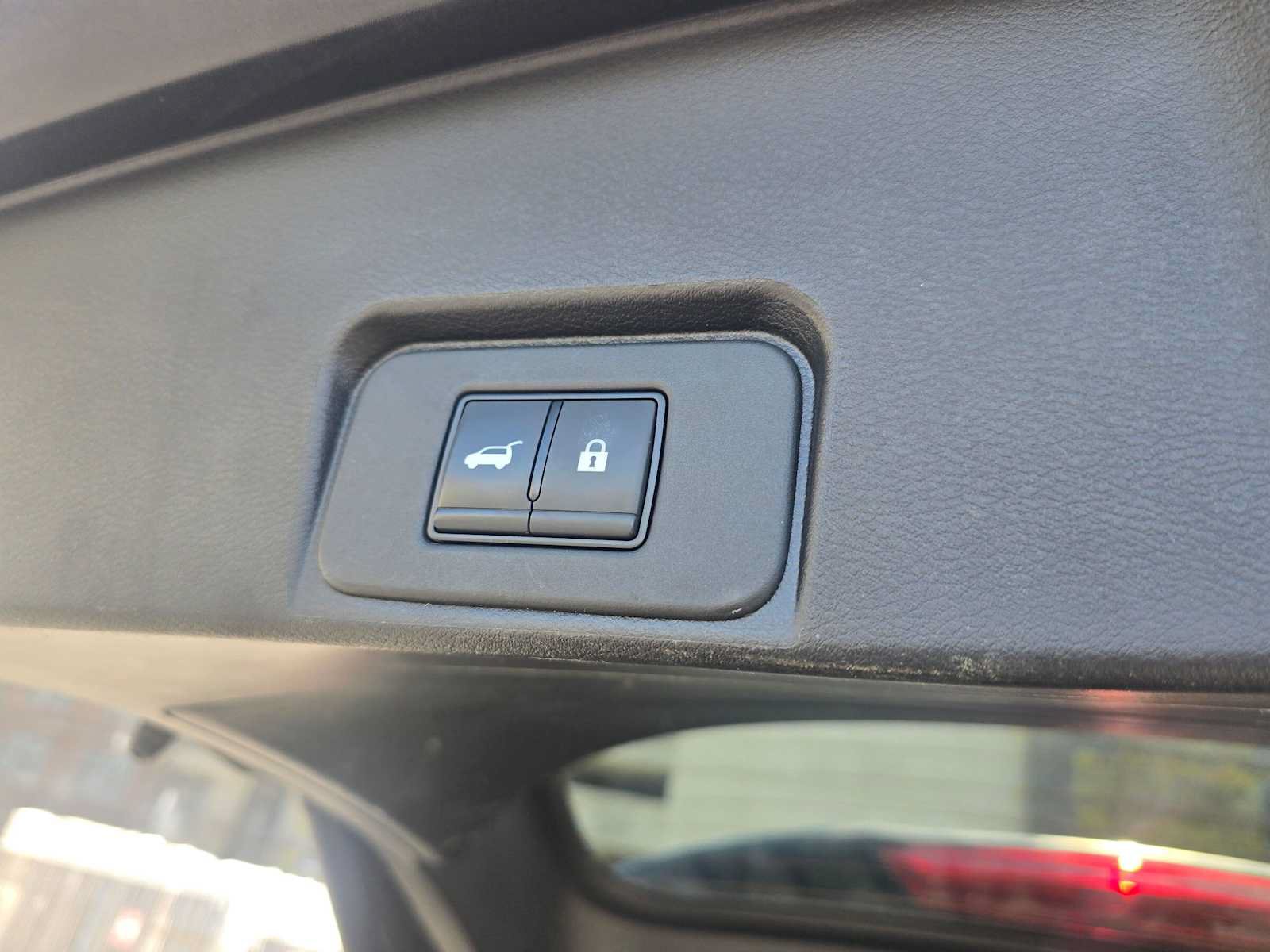 Used 2024 Nissan Rogue SV FWD image 15