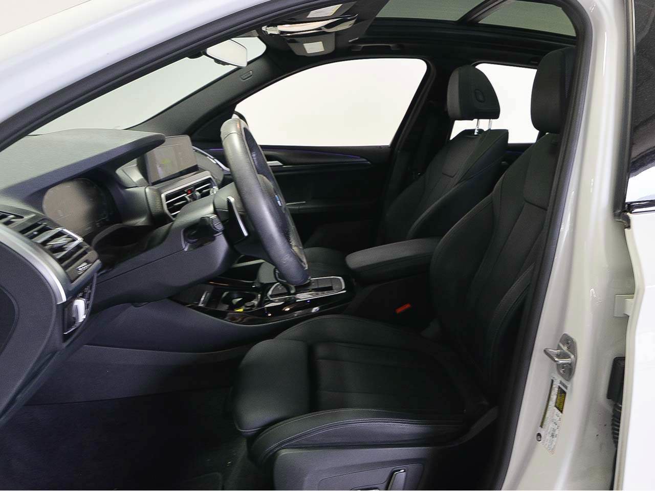 Used 2024 BMW X3 sDrive30i w/ M Sport Package RWD image 7