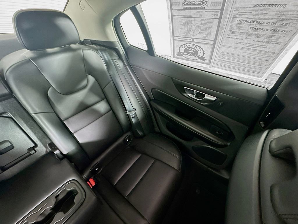Used 2022 Volvo S60 B5 Momentum image 14