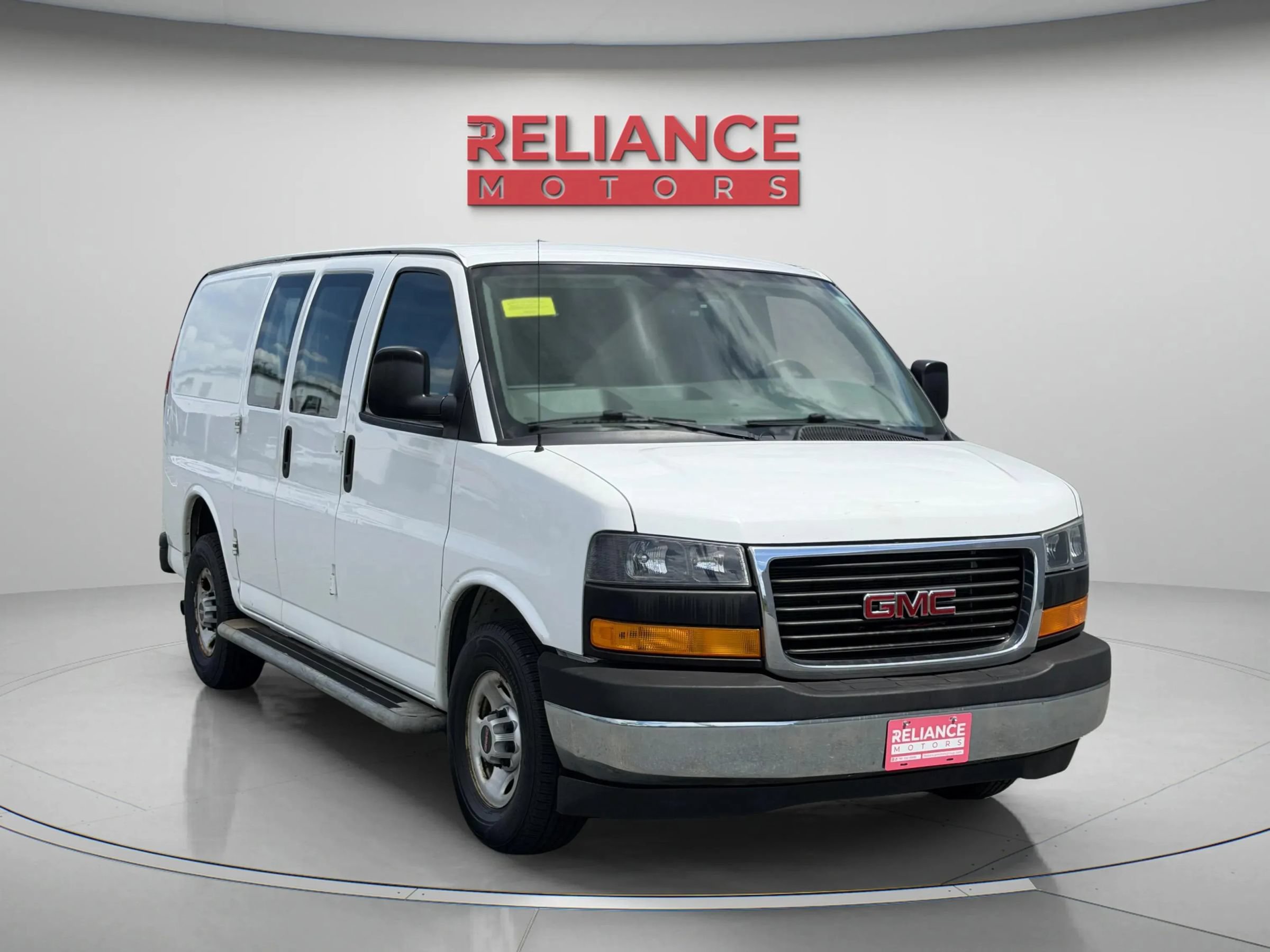 Used 2017 GMC Savana 2500 RWD image 7