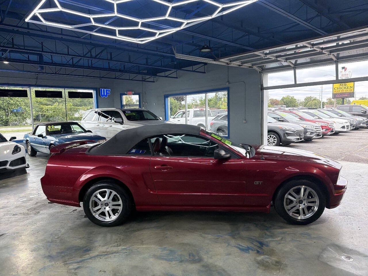 Used 2005 Ford Mustang GT Premium RWD image 9