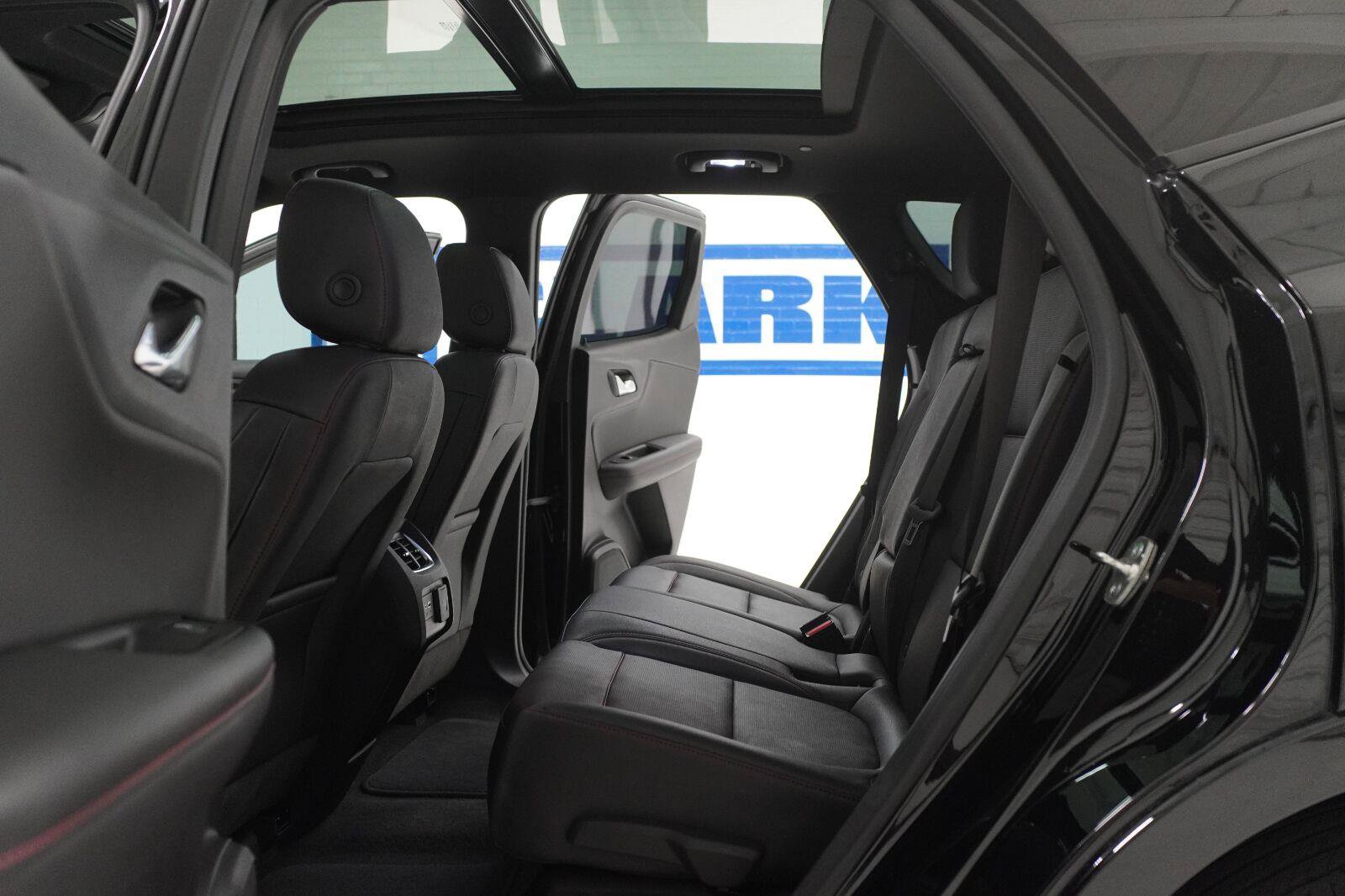 Used 2023 Chevrolet Blazer RS w/ Driver Confidence II Package FWD image 30