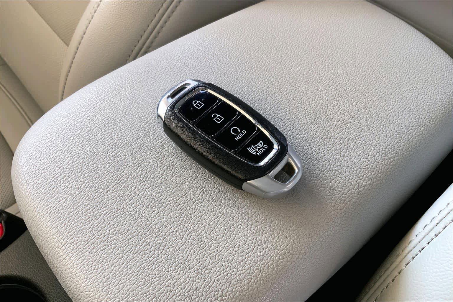 Used 2022 Hyundai Kona Limited AWD/4WD image 15