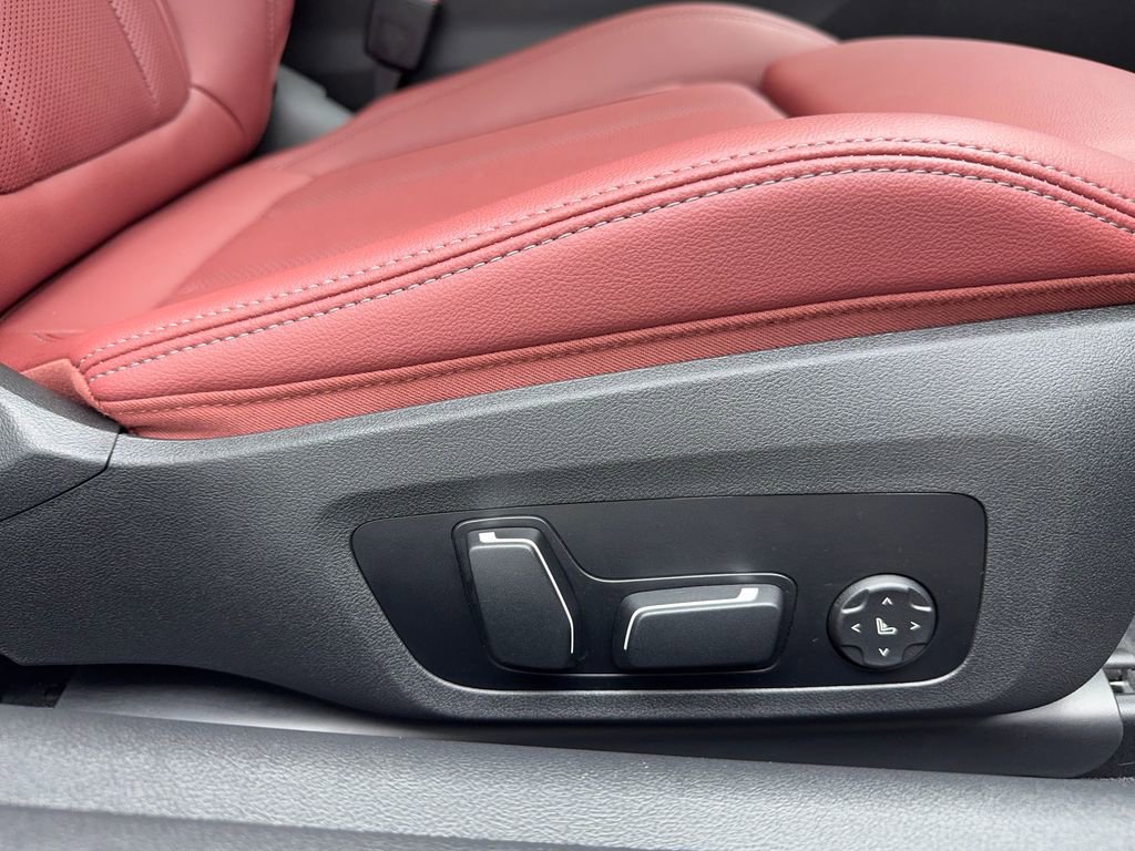 Used 2025 BMW M440i Coupe w/ Premium Package image 41